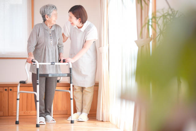 写真:【事例】転倒して骨折してから自宅で一人暮らしができるようになるまで