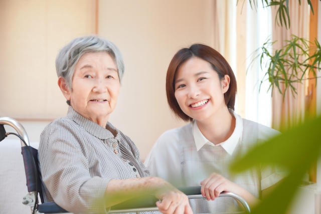 写真:【事例】介護保険の利用に前向きでない方がリハビリを通じて笑顔を取り戻すまで